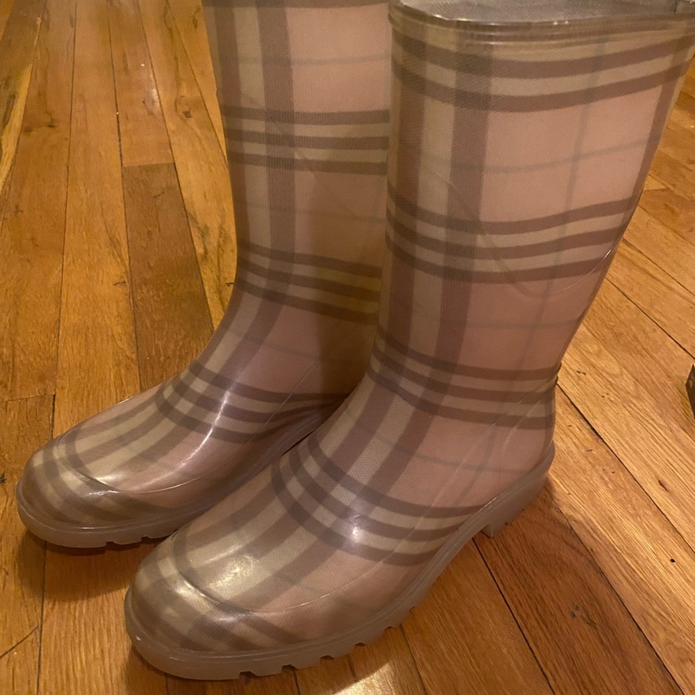 Authentic Burberry Nova Pop Pink rainboot